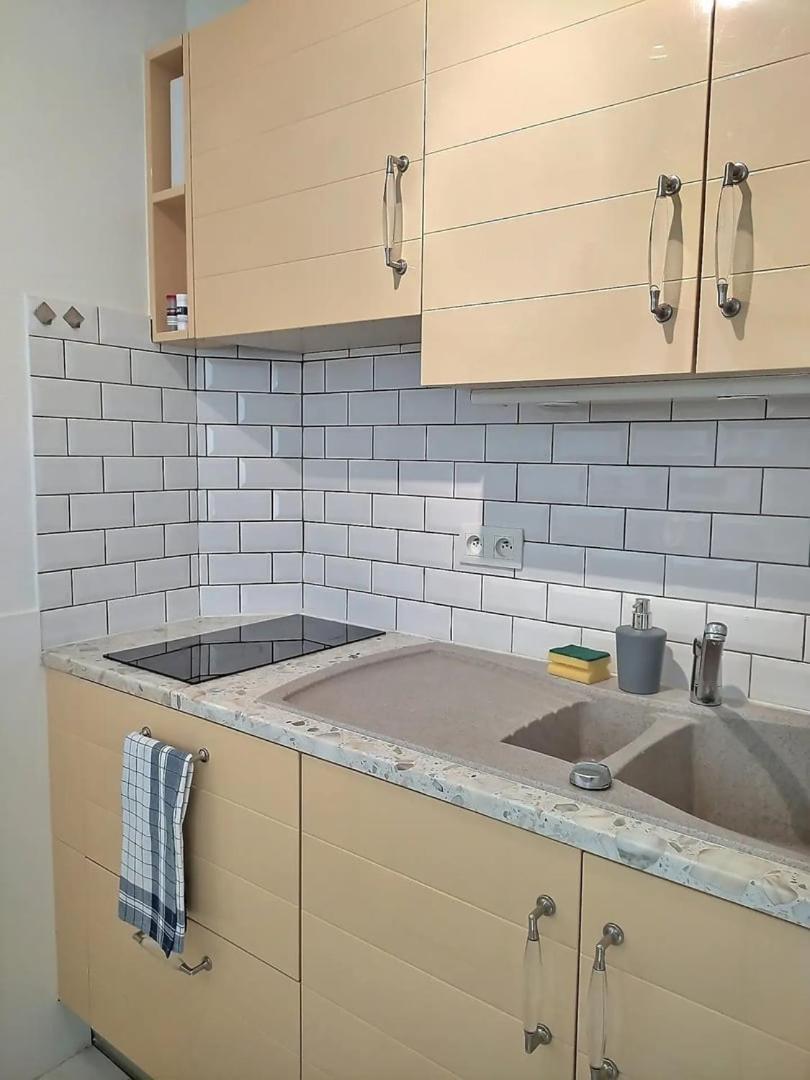 Le Travel - Appartement Equipe Proche Centre Et Yschools Troyes Exteriér fotografie